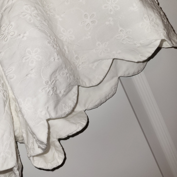 Pristine White shorts - Picture 4 of 10